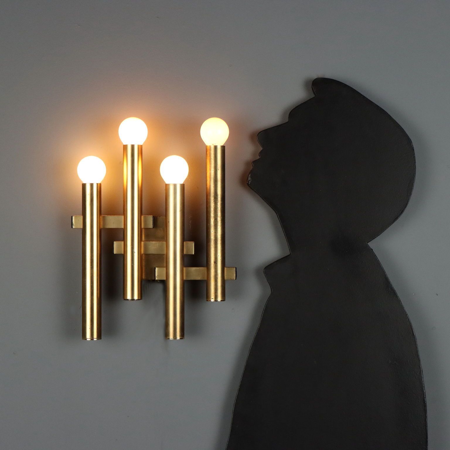 Wandlamp van vermessingd metaal, jaren 1970 photo furniture