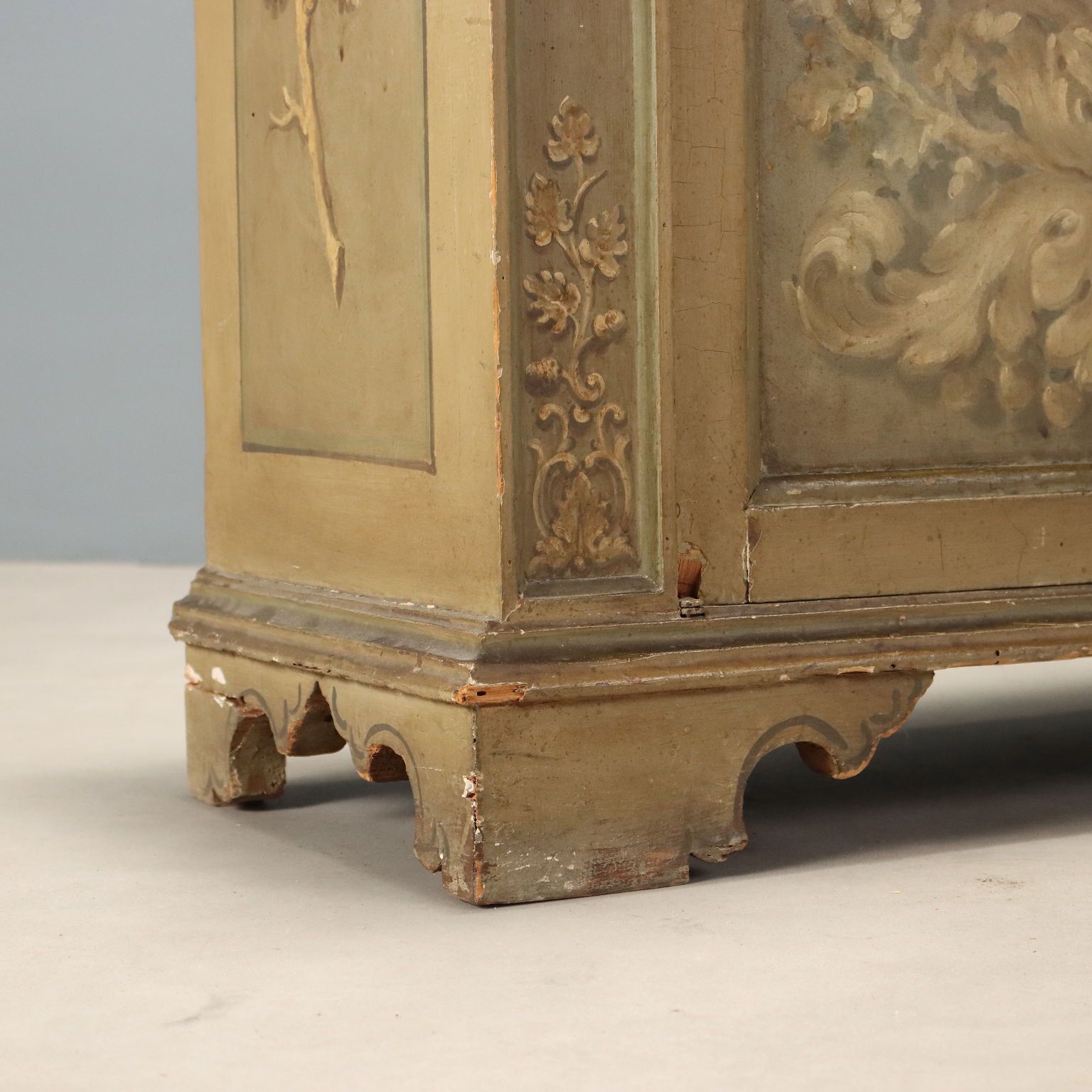 photo furniture Buffet baroque en sapin et peuplier, Italie, XIXe siècle