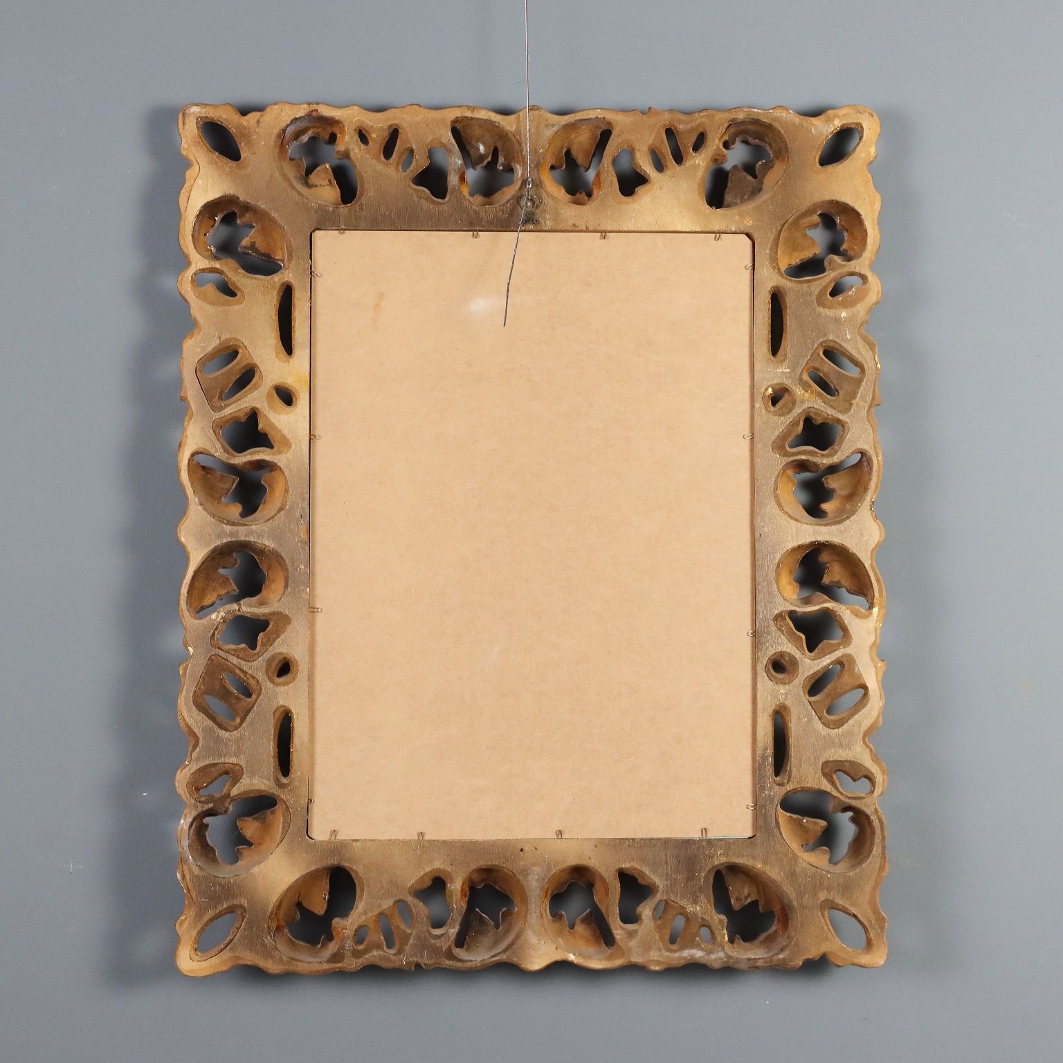 photo furniture Miroir en bois doré de style baroque