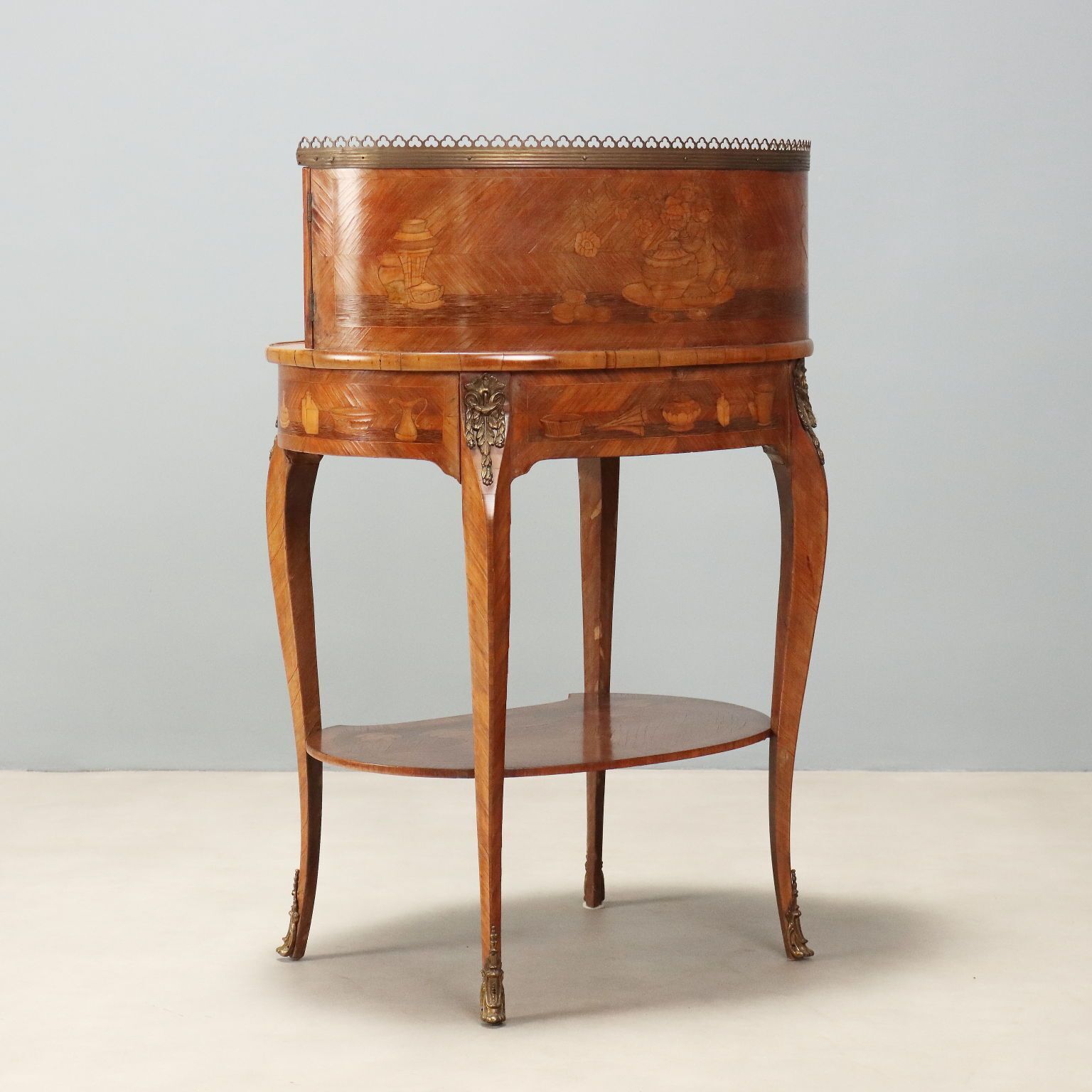 photo vinterior Bureau d'époque en bois de rose, applications en bronze doré, Italie, XXe siècle