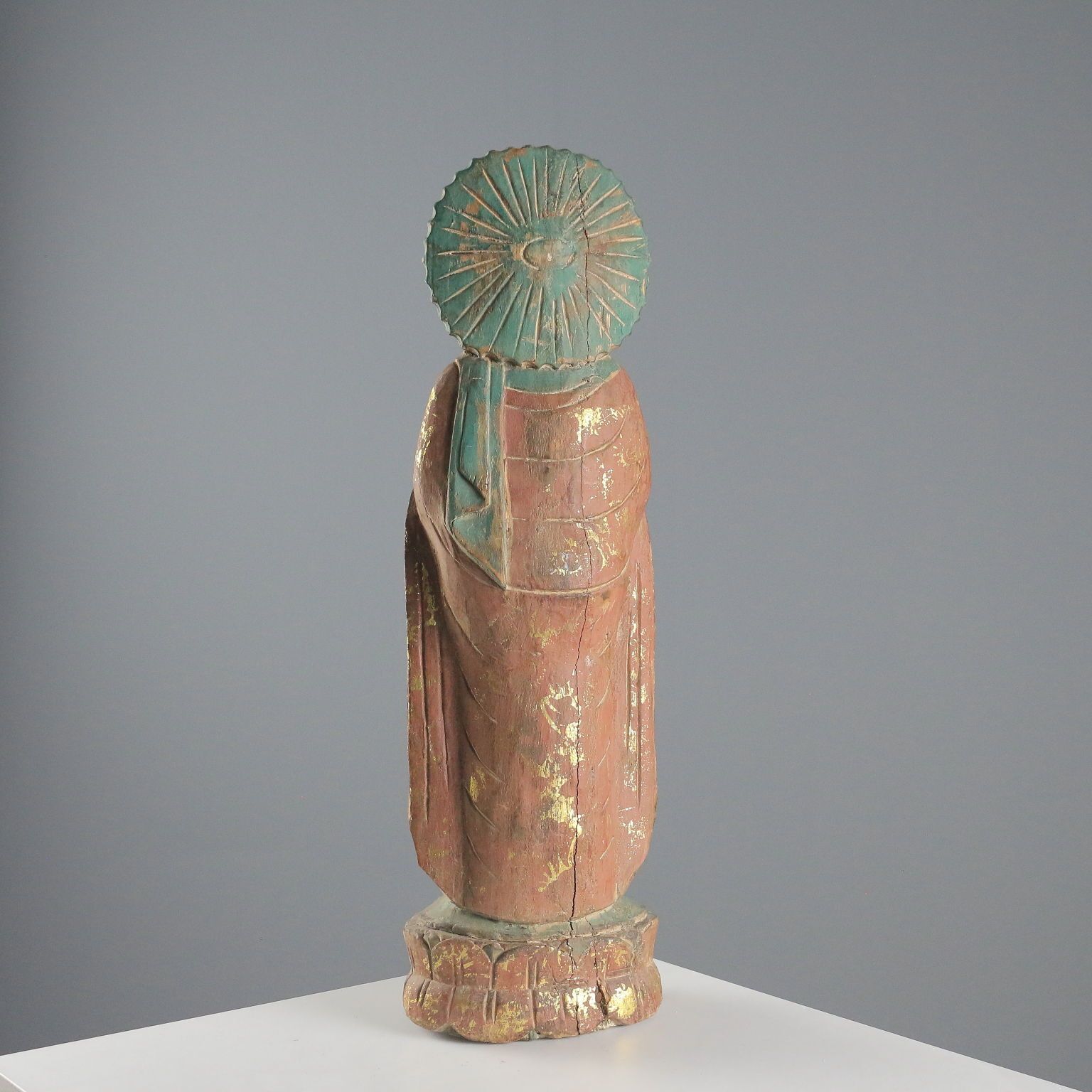 Sculpture de Bouddha en bois sculpté photo buy