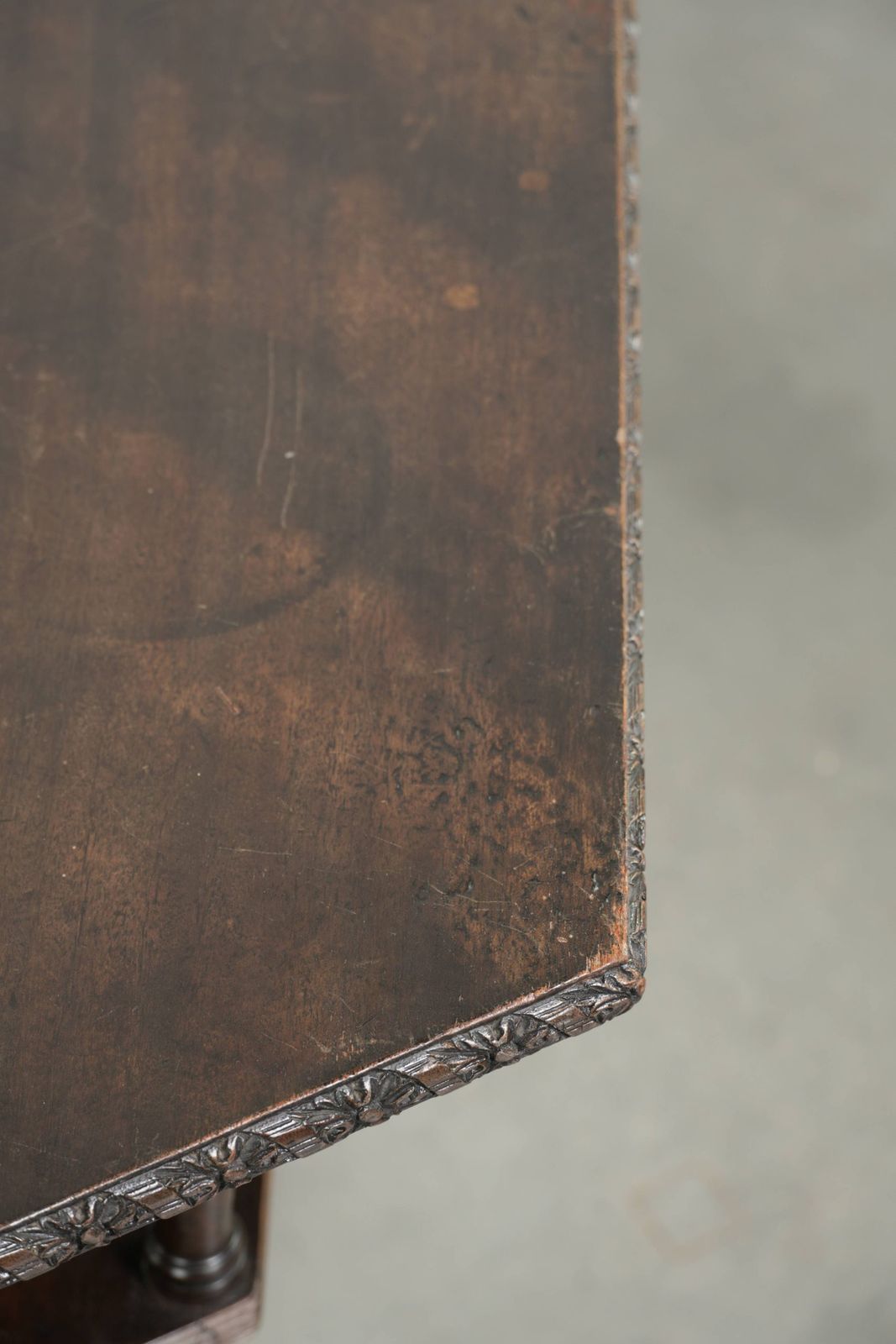 Antiek Houten Engelse Draaibare Boekenstandaard/Bijzettafel uit de 19e Eeuw met Zeshoekig Tafelblad photo buy