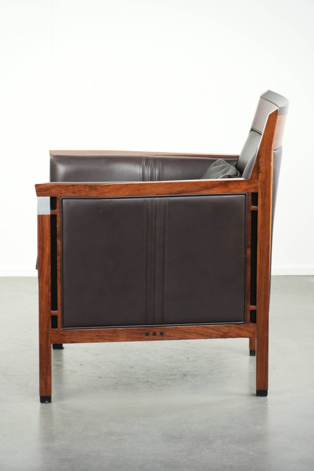 Schuitema Art Deco Design Armchair From The Decoforma Series With Luxurious Dark Brown Cowhide Leather Upholstery photo 1280.0
