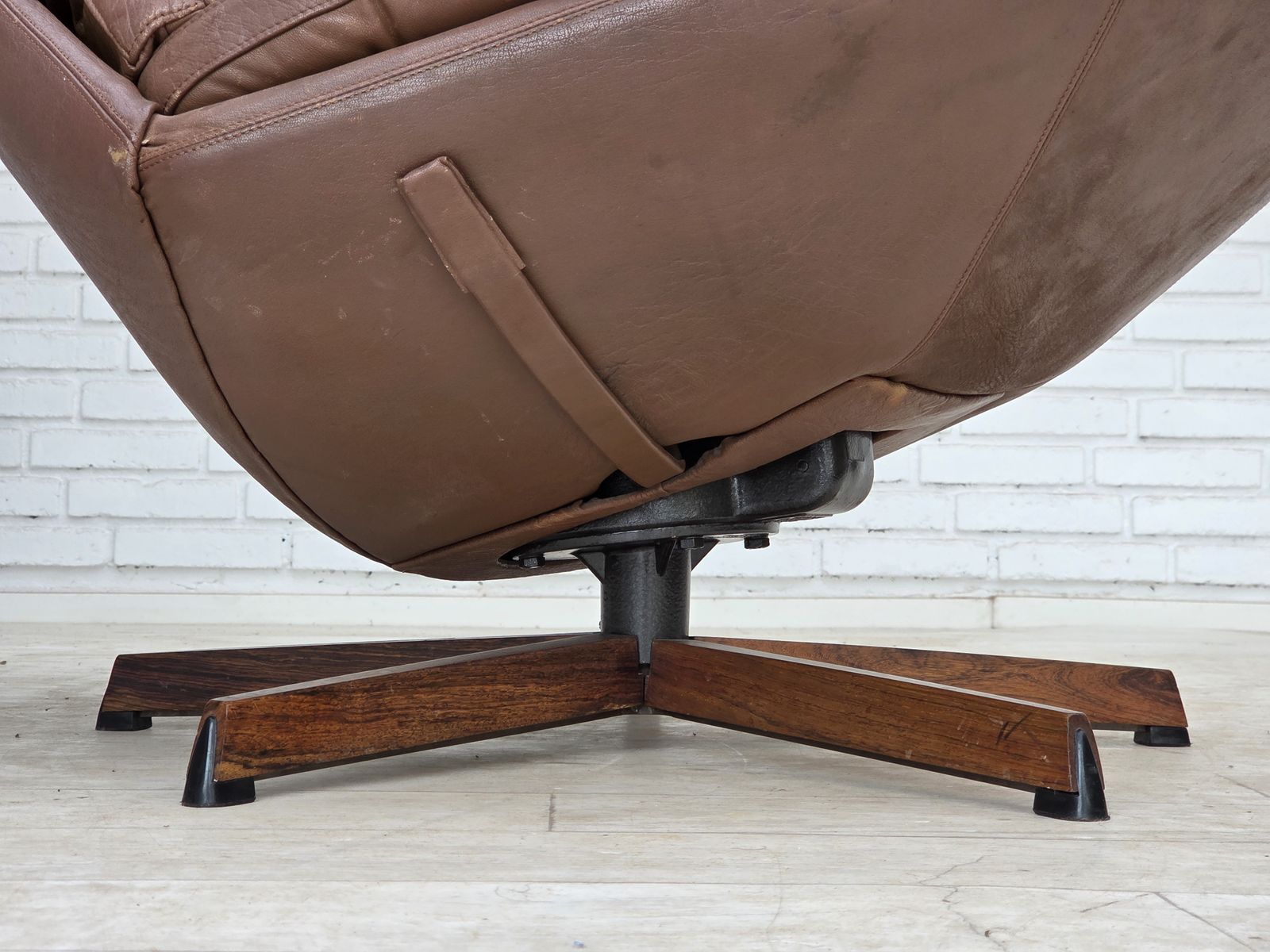 Ca. jaren 1970, Deens design van Madsen & Schubell, verstelbare draaifauteuil. photo vintage