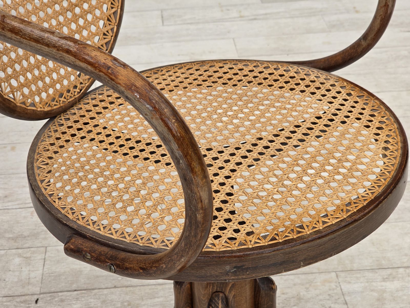 1950s, Swivel Armchair, Bent Wood, Furniture Mesh. photo vinterior