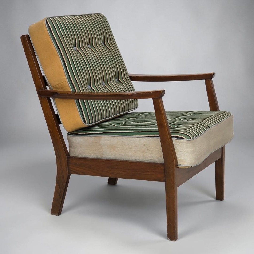 Jaren 1960, Deense fauteuil, meubelwol, beukenhout.