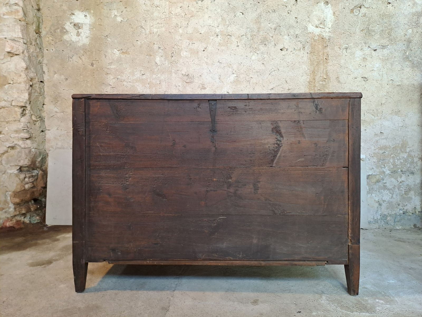 photo vinterior 18th Century German Commode Chest