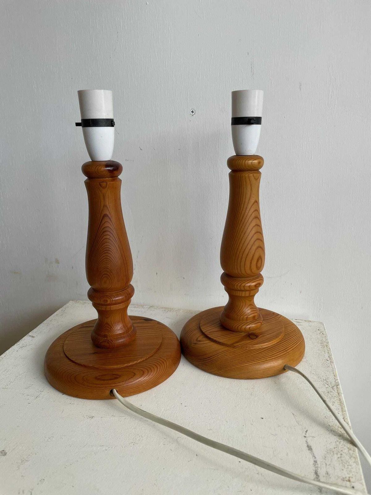 Vintage Pair Of 80s Pine Turned Wood Table Lamps photo vinterior