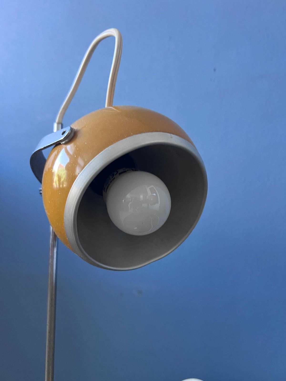 290.0 Set van 2 gele Space Age eyeball tafellampjes, vintage mid-century photo