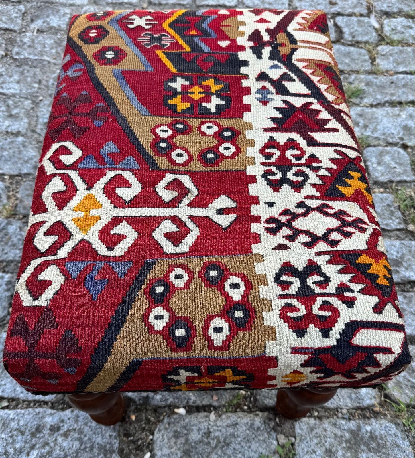 Kilim Beklede Kruk 0,53m x 0,37m x H0,38m photo vinterior