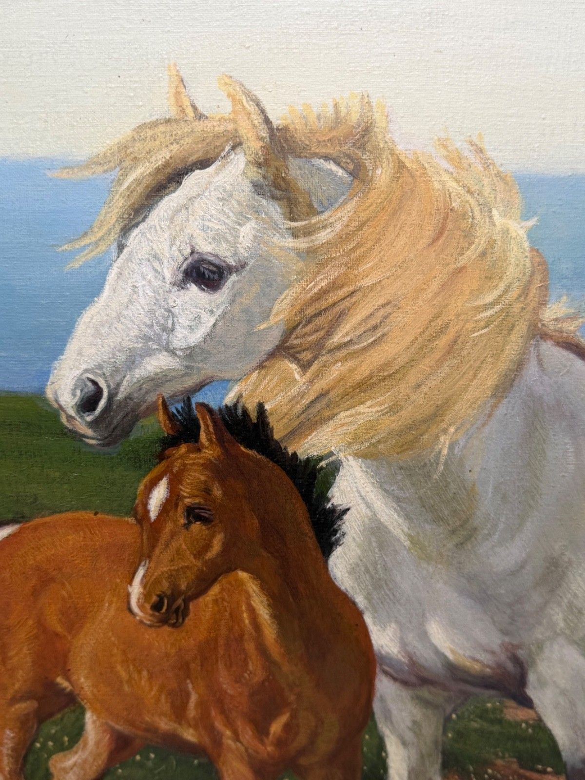 7500.0 Equestrian olieverfschilderij grijze merrie naast voskleurig veulen "Mother And Son" photo