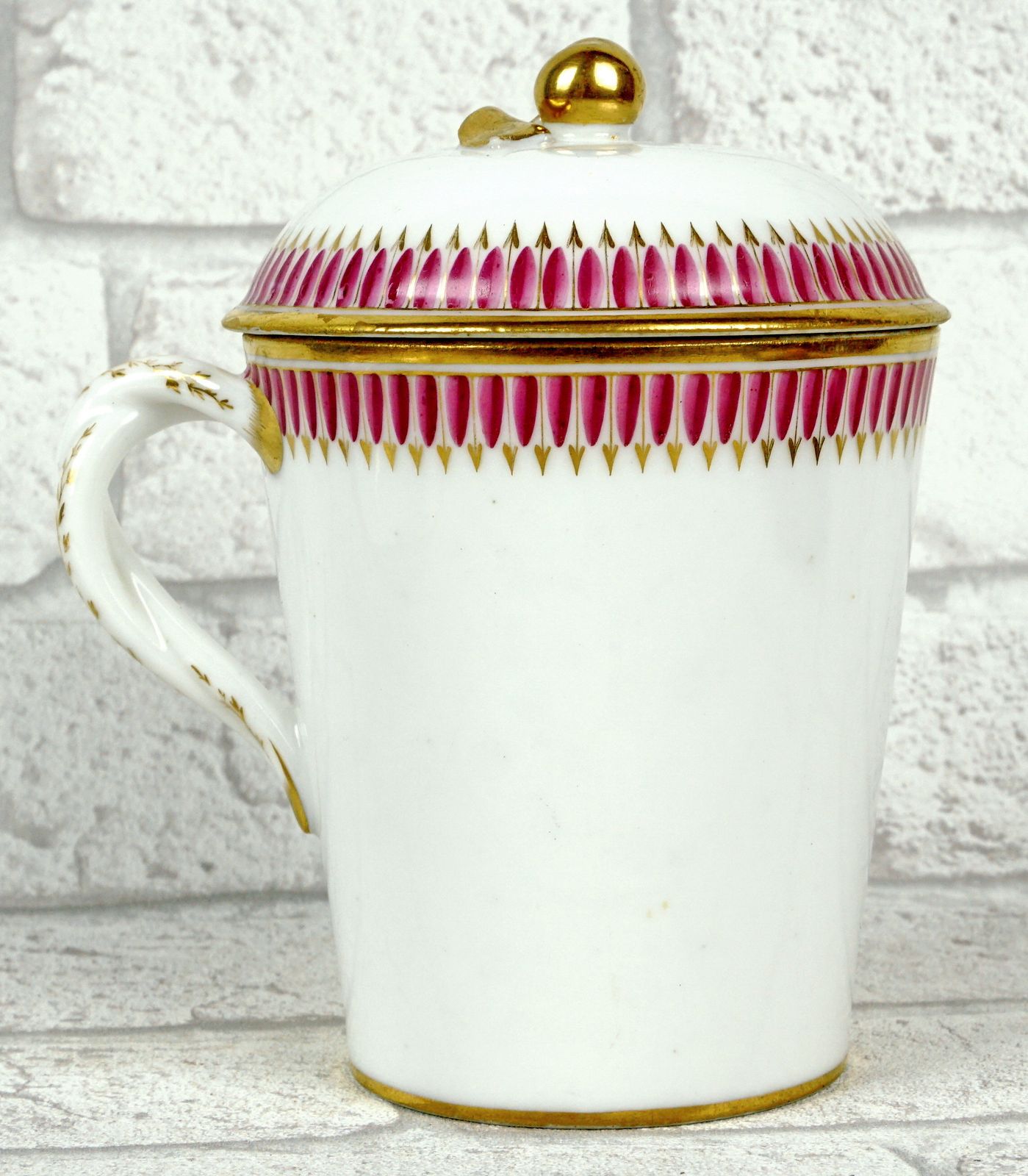 Gobelet trembleur en porcelaine de Paris avec couvercle et soucoupe, fin du XVIIIe siècle photo vinterior
