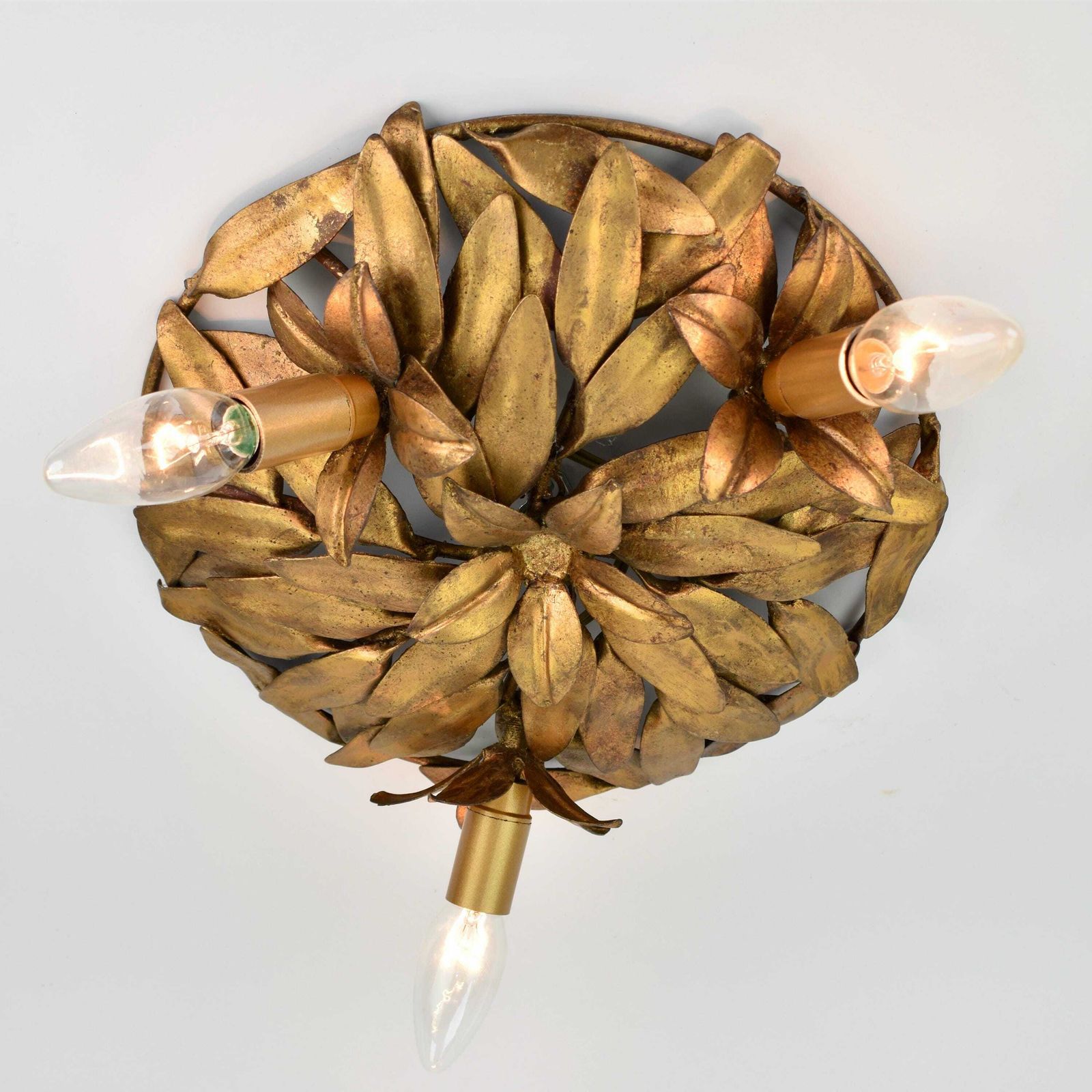 Mid Century Italiaanse plafondlamp bloemen bladeren | Vintage Toleware plafondlamp goud verguld Florentijns Hollywood Regency jaren 1950 photo vintage
