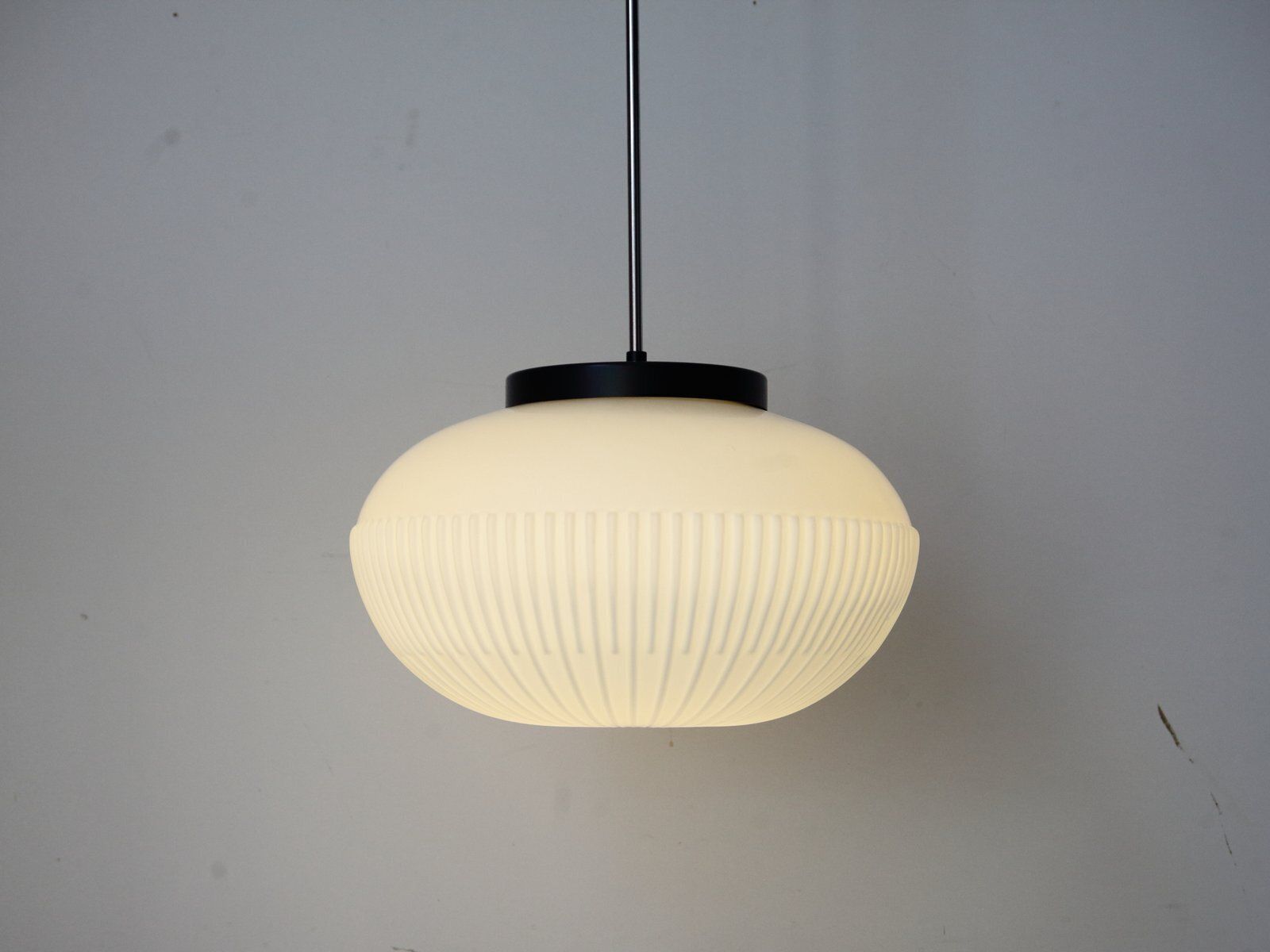 Mid-Century Opaal en Chroom Hanglamp van Karel Volf, jaren 1970 photo for sale