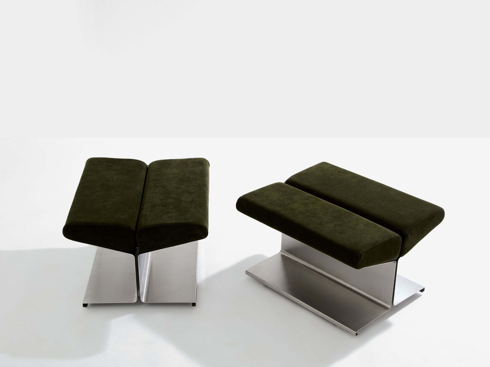 Poufs en acier inoxydable et Alcantara Paul Geoffroy pour Uginox, 1975 photo vinterior