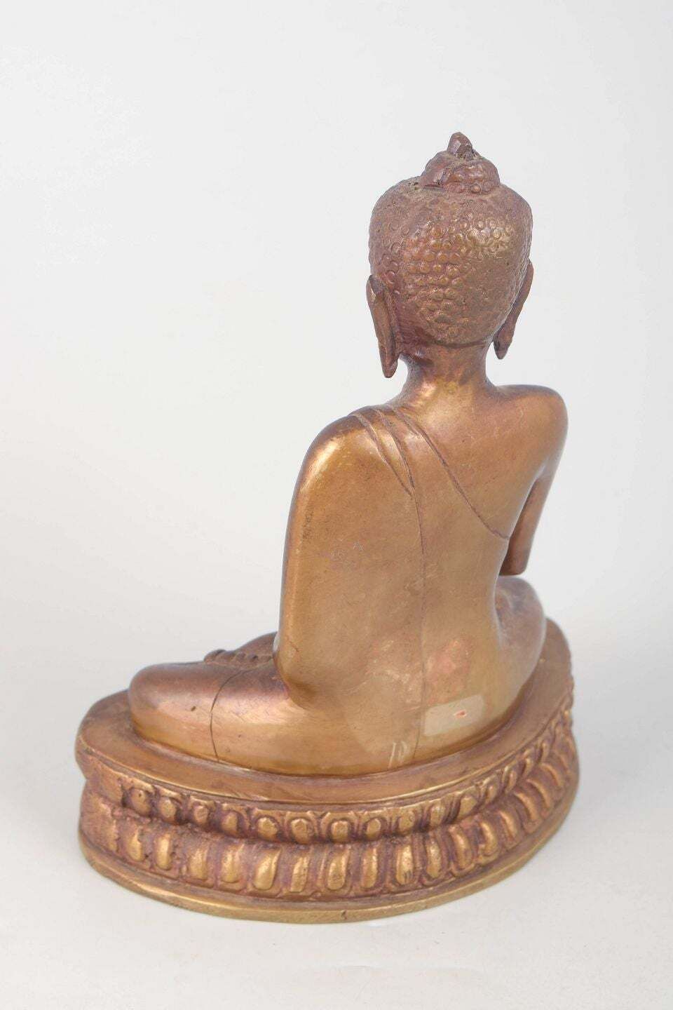 Statuette de Bouddha assis en bronze patiné, pose méditative classique, XIXe siècle photo for sale