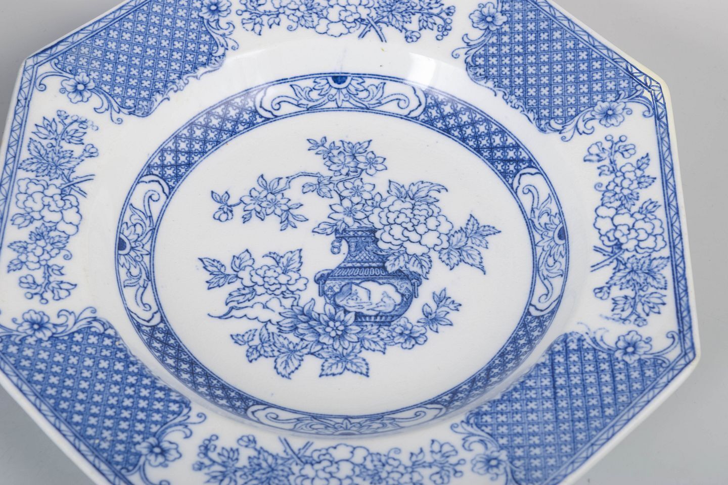 Rörstrand. Zes Achthoekige Diepe Faience Borden. Serie "Hoangho". Begin 20e Eeuw. photo for sale