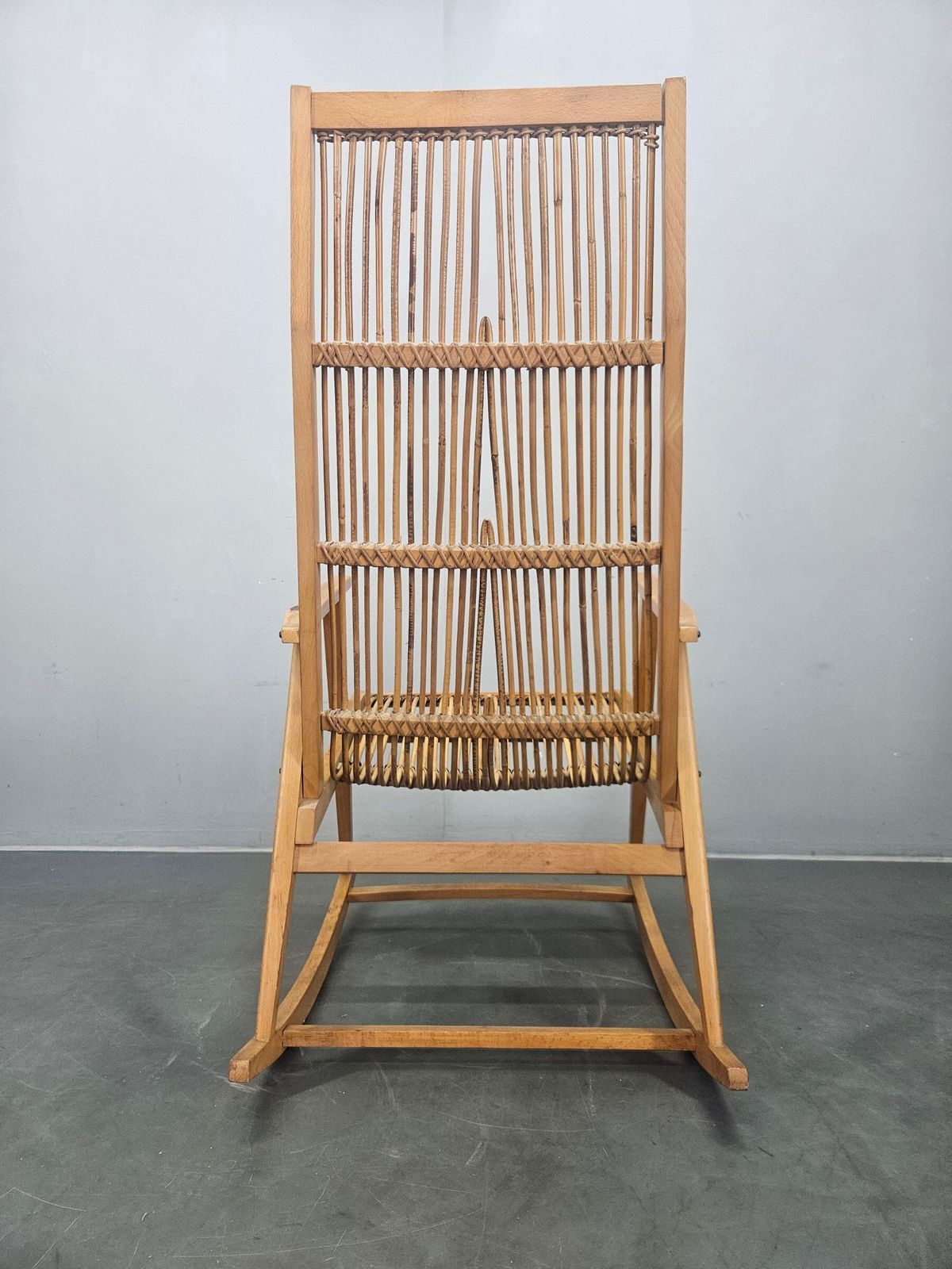 photo for sale Zeldzame mid-century houten schommelstoel met rotan, Denemarken, jaren 1960