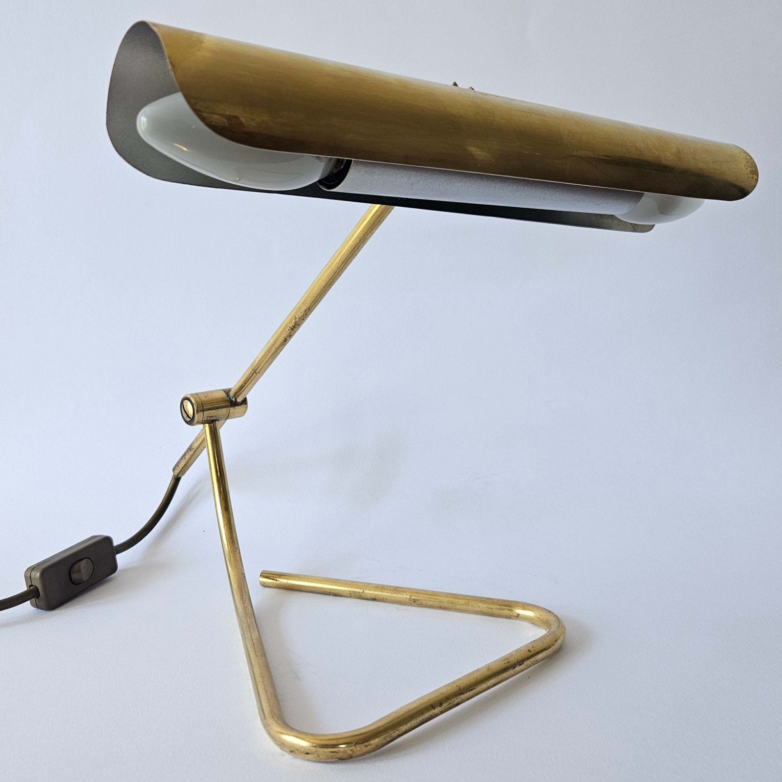 photo vinterior Zeldzame Mid-Century Messing Tafel- of Bureaulamp Omi, Kantoor of Bank, Duitsland, jaren 1970