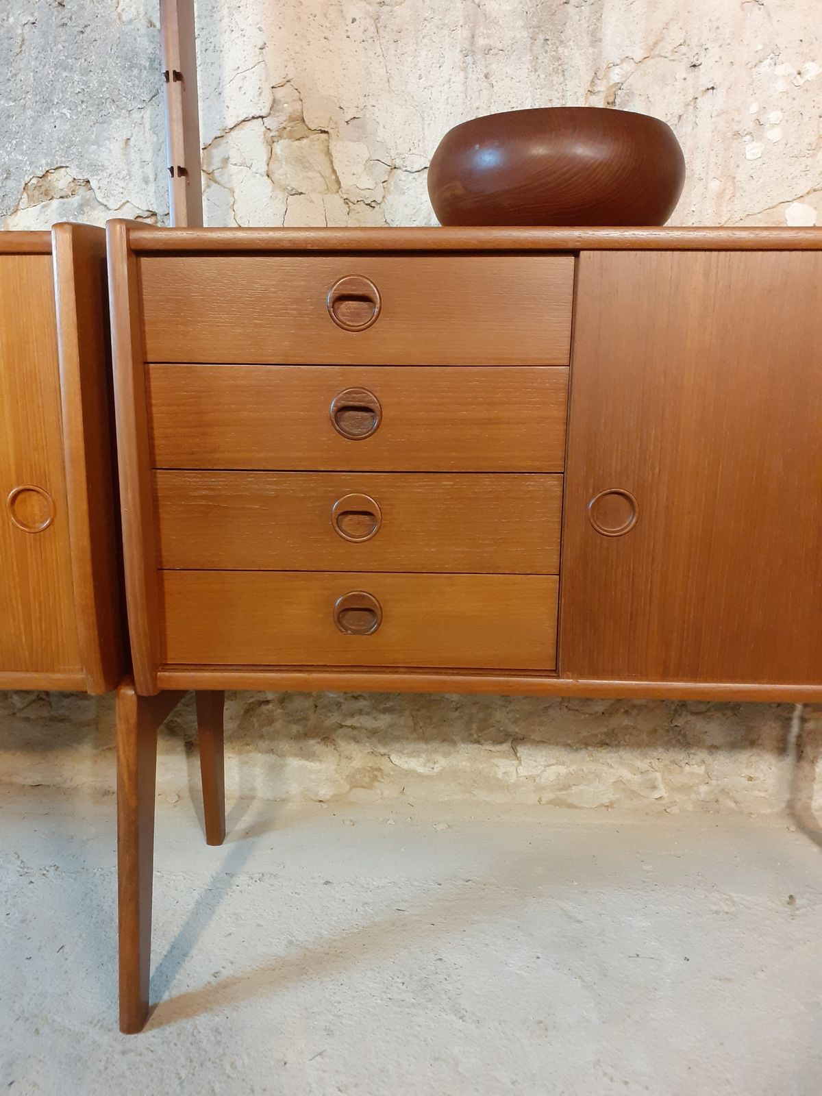 photo furniture Bibliothèque sur pieds Ergo, scandinave mid-century, années 1960