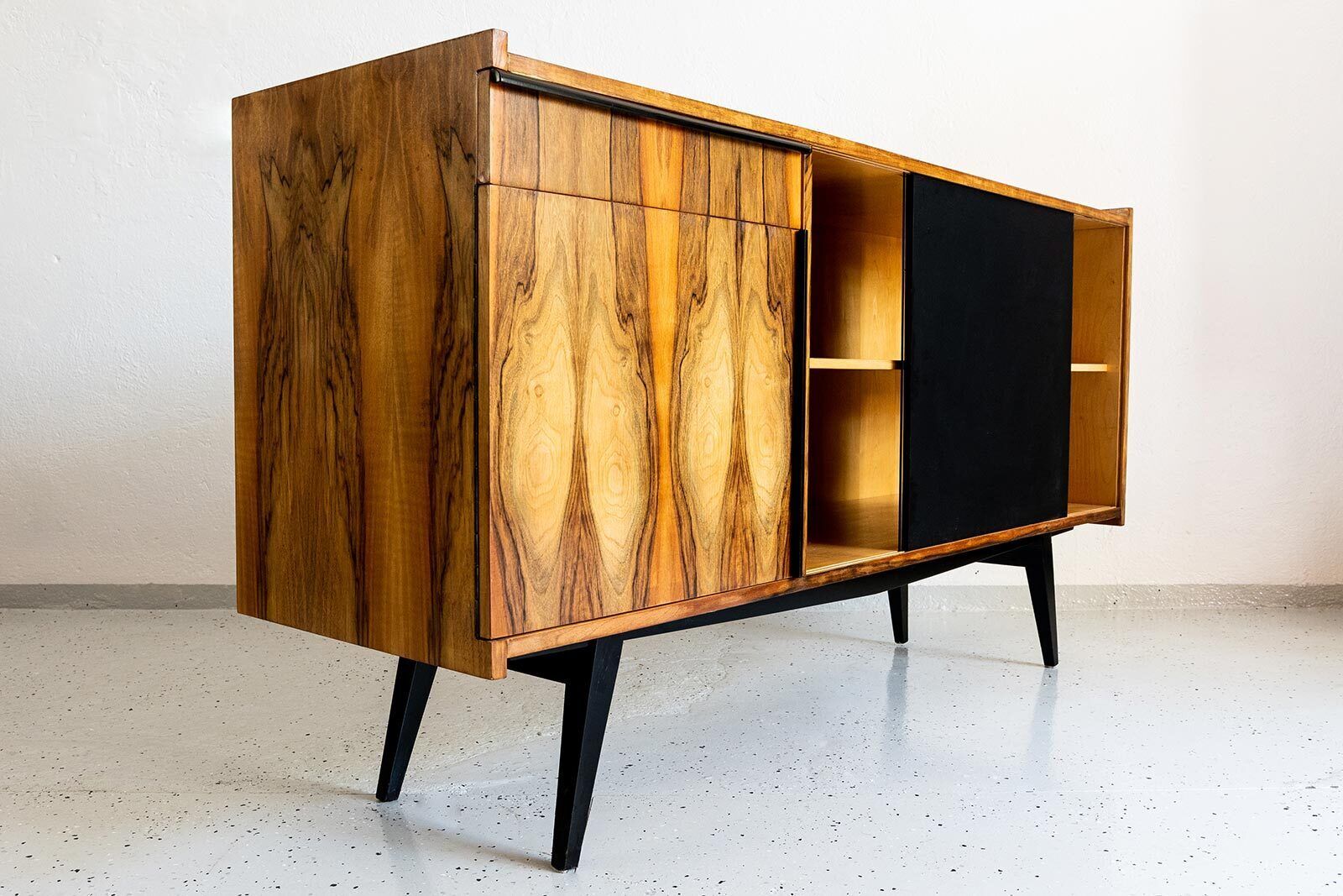 Vintage Dressoir, Polen, jaren 1970 photo vinterior