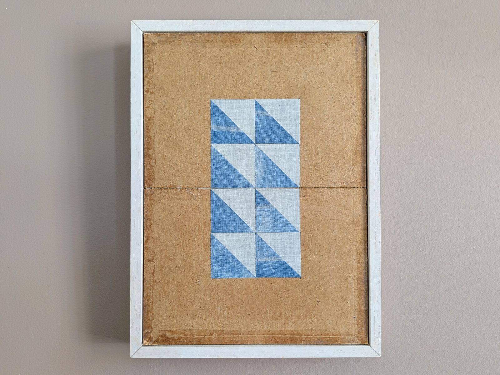 Geometrische collage met blauwe driehoeken, olieverfschilderij