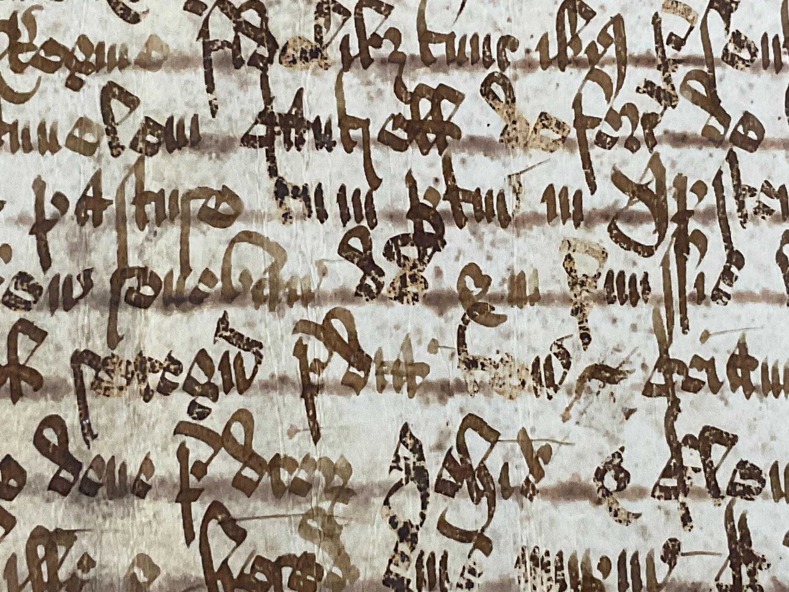 photo buy 13e-eeuws middeleeuws perkamentdocument: juridisch manuscript van koning Edward I (perkament van 700+ jaar oud)
