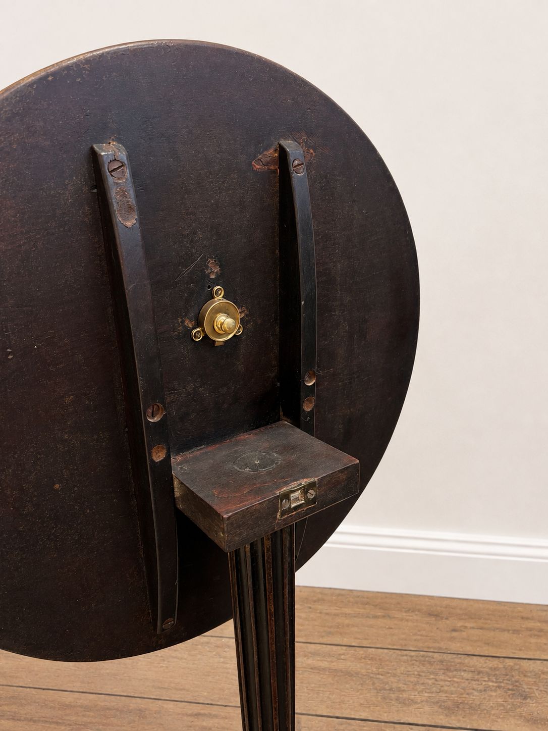 Georgian Antique Mahogany Tilt Top Table photo 320.0