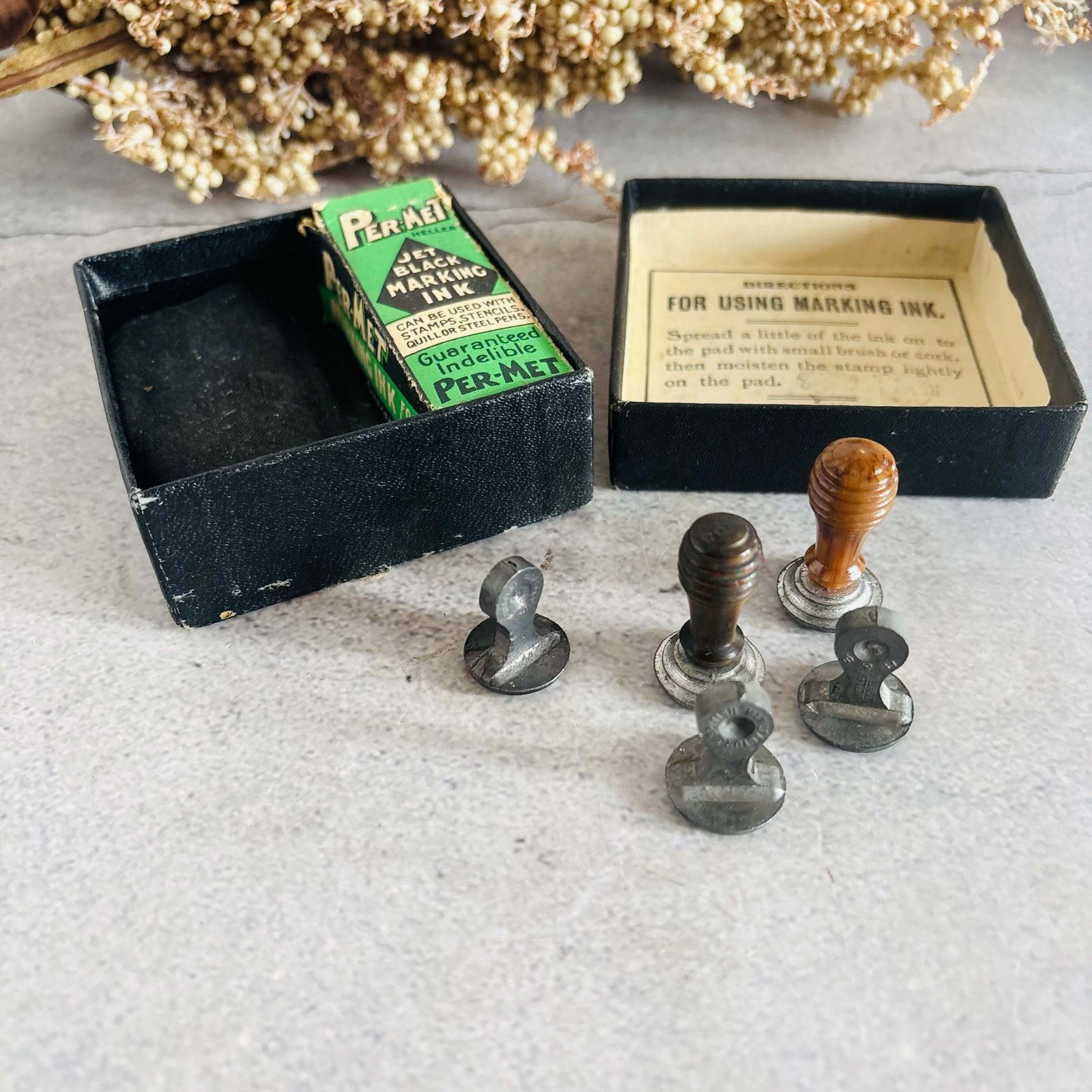 Vintage handmatige stempelset met inkt photo furniture