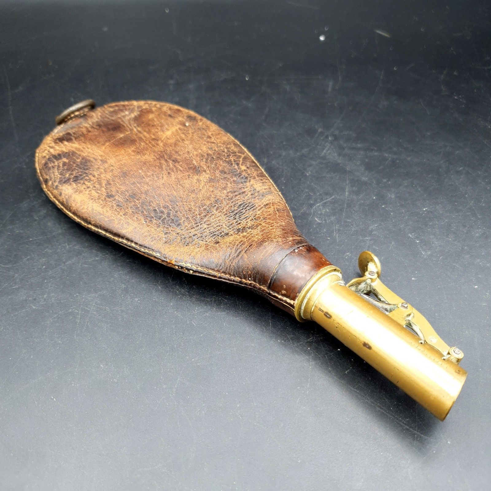 Antiek Victoriaans leren hagelflesje W Bartram & Co messing jacht schietsport ca. 1870 photo furniture