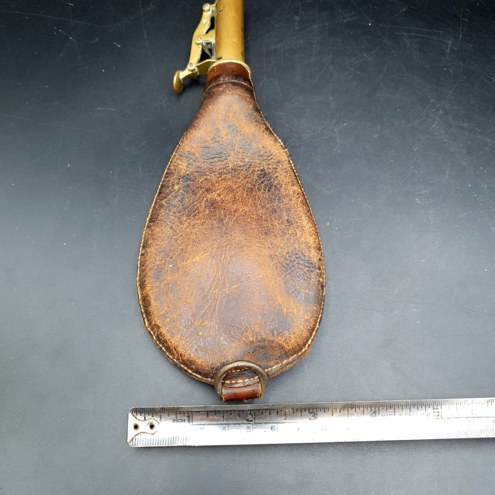 photo buy Antiek Victoriaans leren hagelflesje W Bartram & Co messing jacht schietsport ca. 1870