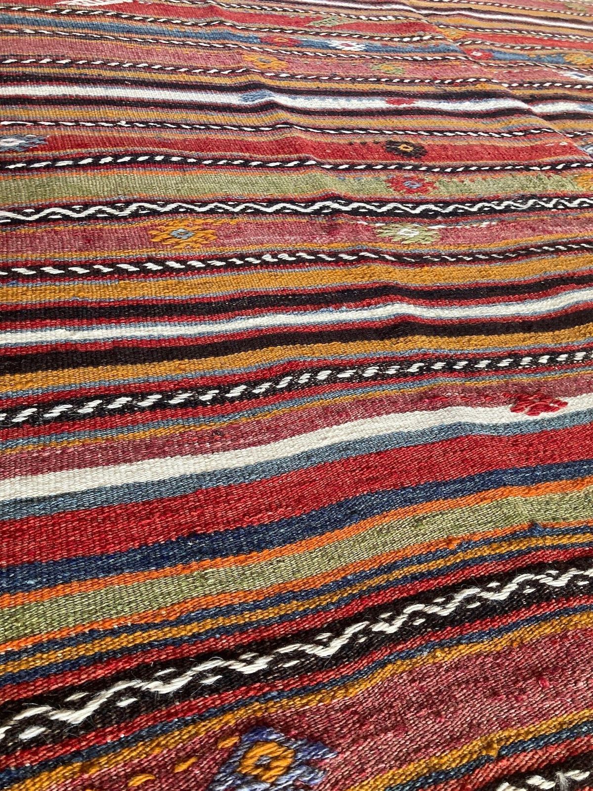 photo furniture Vintage Anatolische Kilim 1,77 m x 1,70 m