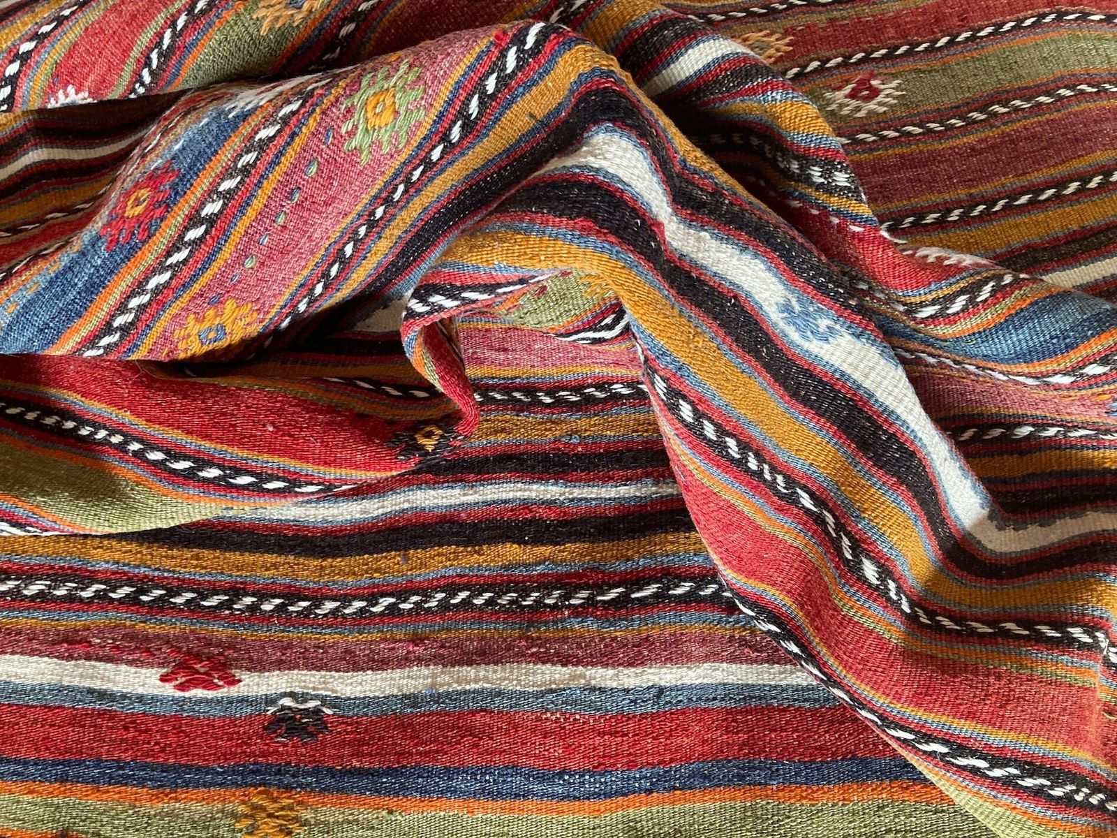 photo vintage Vintage Anatolian Kilim 1.77m X 1.70m