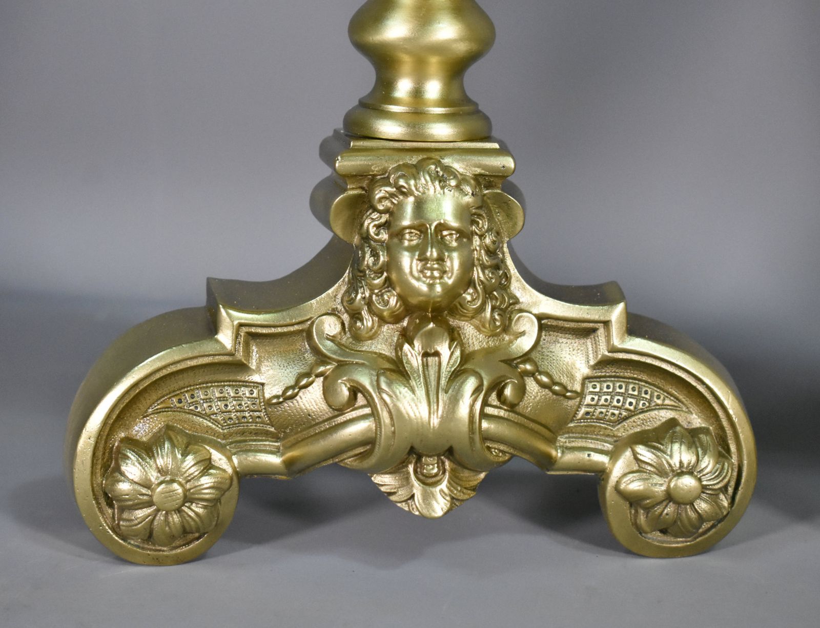 Paire de chenets français en bronze Napoléon III, début du XIXe siècle photo vinterior