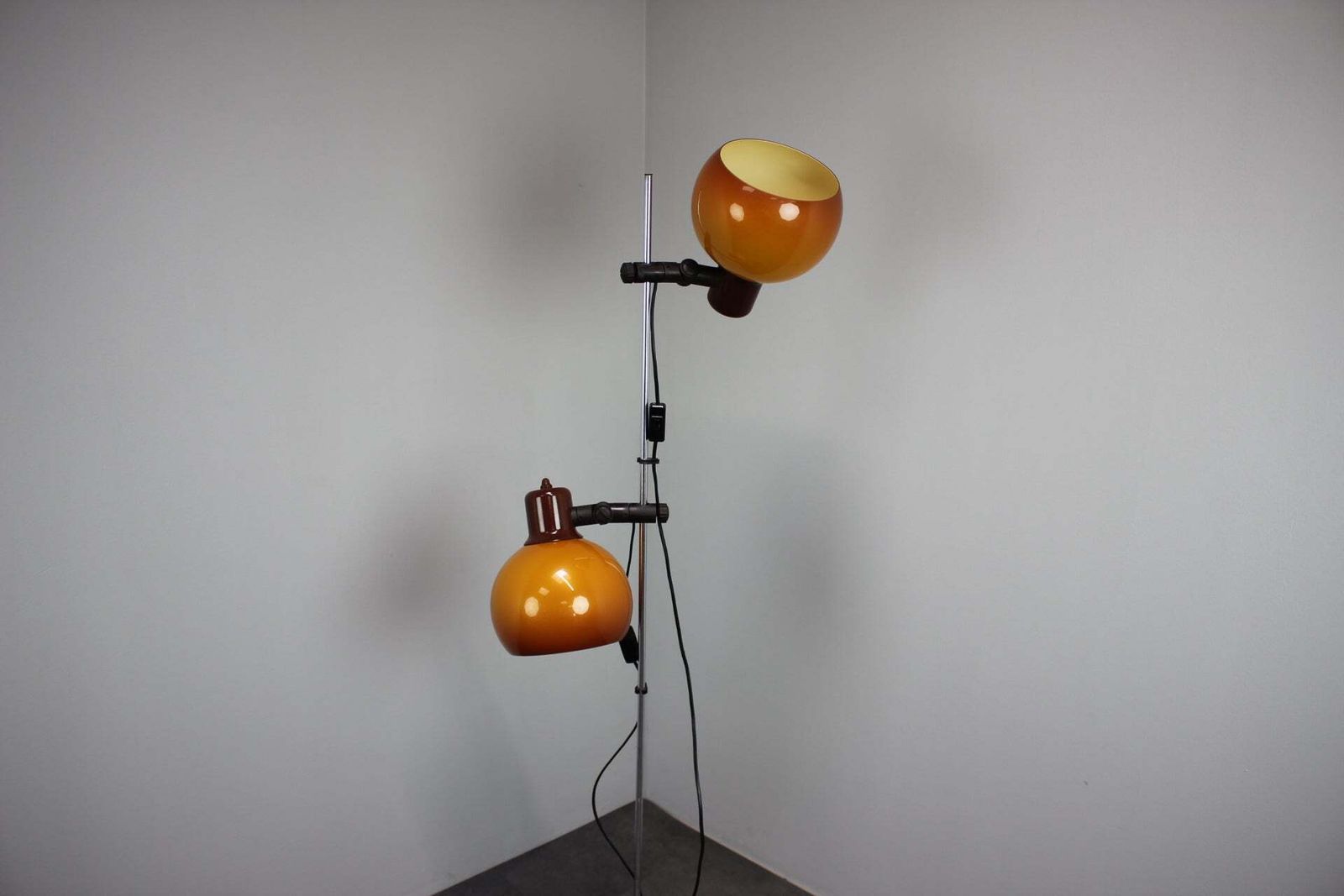 Lampadaire double réglable Space Age hongrois en orange et marron, chromé, années 1970 photo for sale