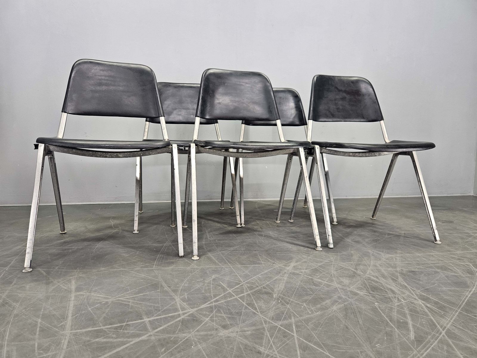 Set van vijf mid-century stapelstoelen van Knoll door Don Albinson, jaren 1970 photo buy