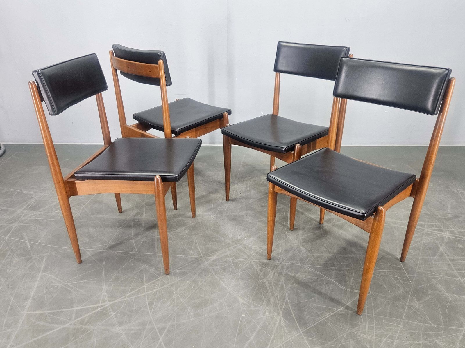 Ensemble de quatre fauteuils de salle à manger mid-century rares, Danemark, années 1970 photo buy