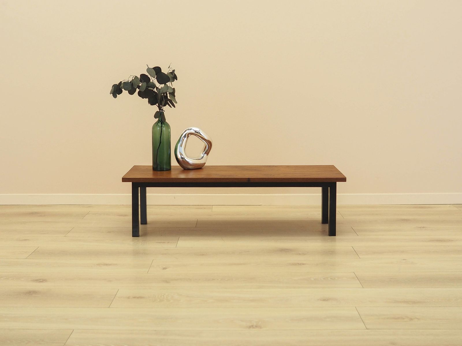 Deense Salontafel met Teakfineer op Metalen Poten, jaren 1960 photo furniture