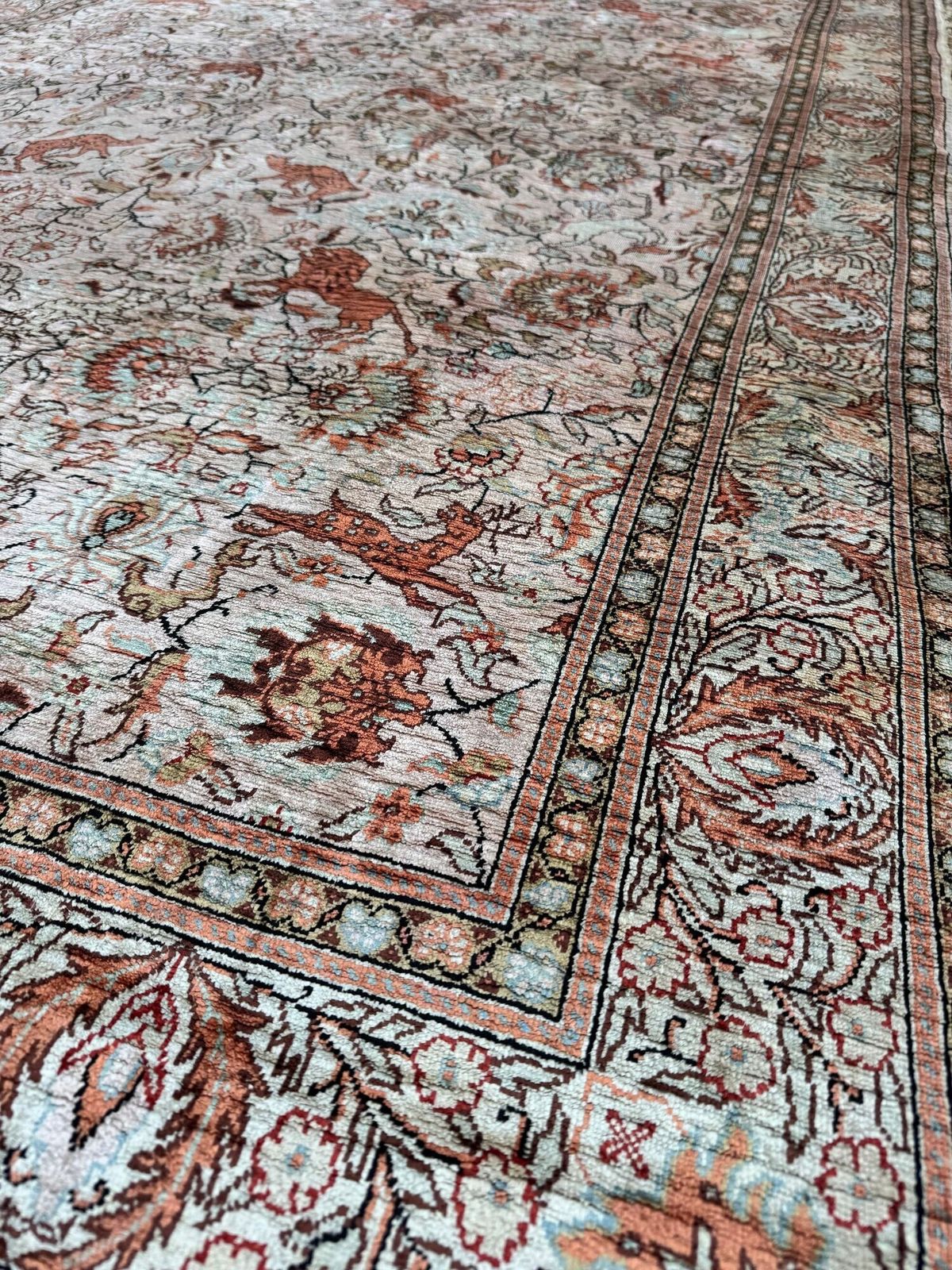 photo furniture Vintage Turks zijden Kayseri-tapijt 2,14 m x 1,39 m