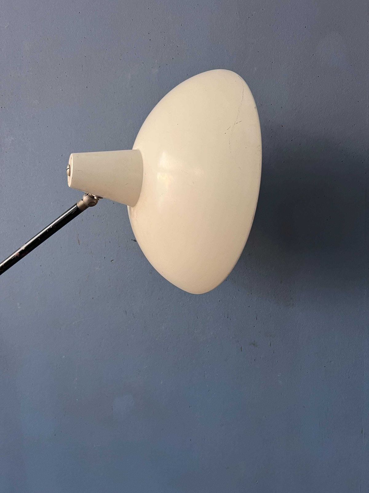 photo for sale Witte vintage Anvia vloerlamp van J.J.M. Hoogervorst
