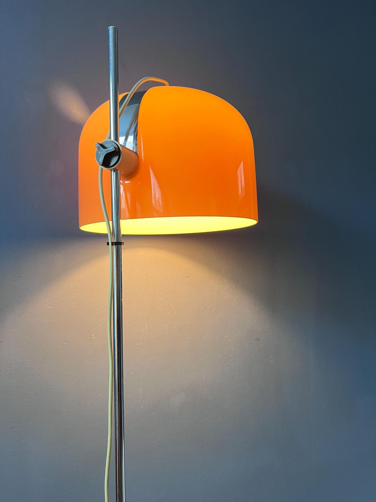 Guzzini Forma Space Age Floor Lamp Chrome Base Orange Shade photo vinterior
