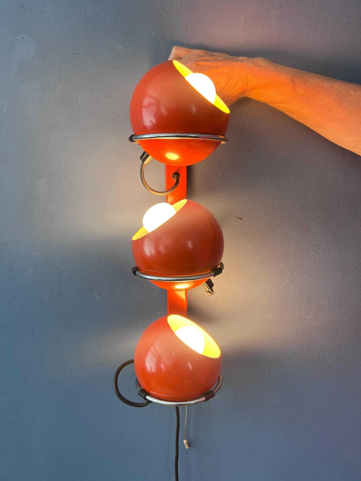 Mid Century rode Gepo Space Age Eyeball wandlamp photo Verlichting