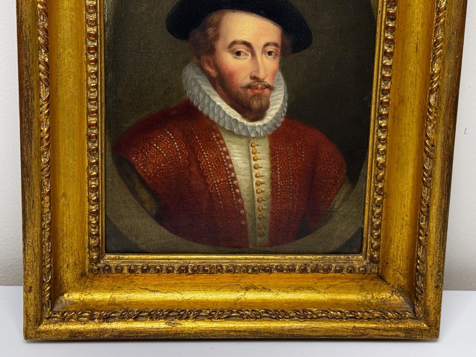 Vergulde lijst, olieverf portret van Sir Walter Raleigh, 18e eeuw, naar het bekende Lennard-type photo vintage