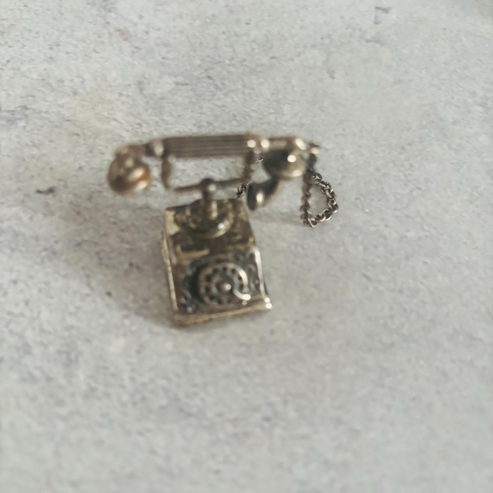 Zeldzame vintage Italiaans sterling zilver miniatuurtelefoon, Medusa Oro photo vinterior