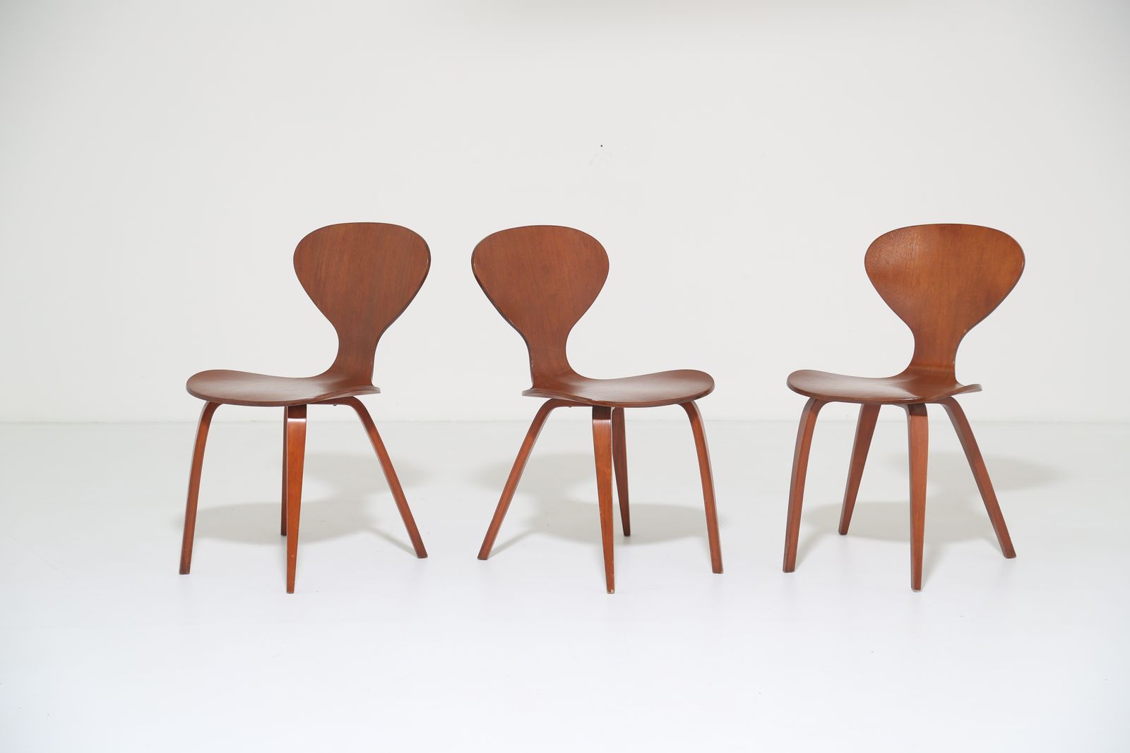 Mid-Century Modern walnootfineer zijstoel toegeschreven aan Norman Cherner voor Plycraft, jaren 1960 photo furniture