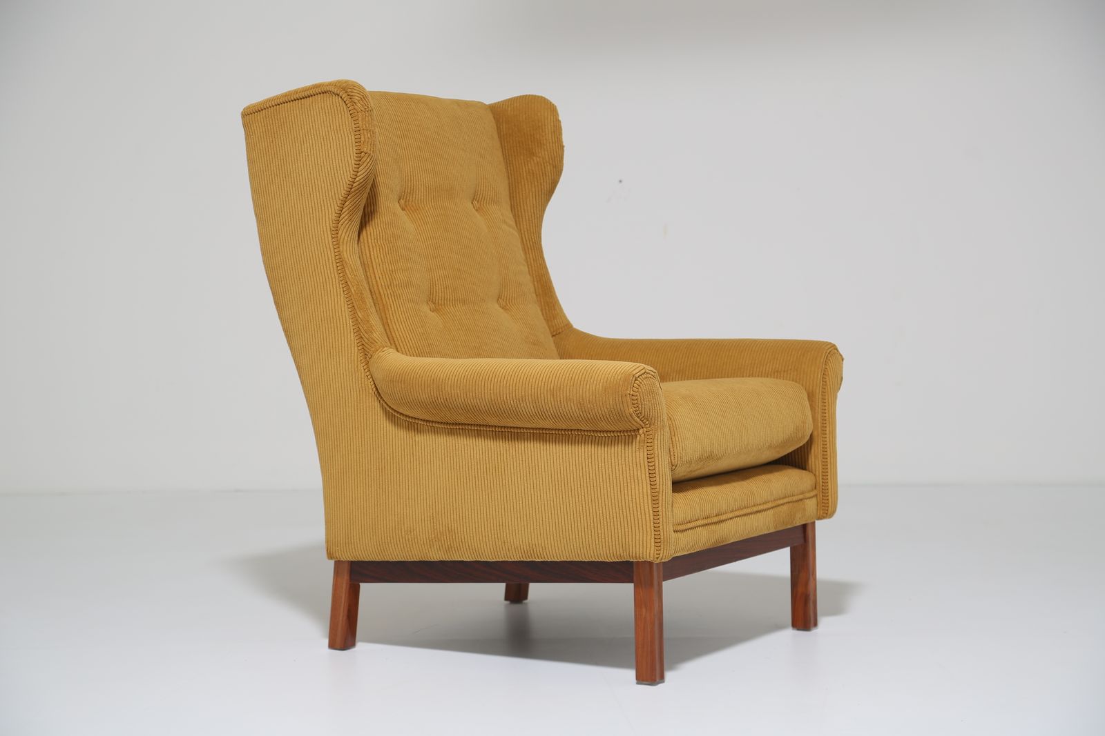 Vintage Deense mosterdgele corduroy fauteuil met vleugelleuning, jaren 1960. photo furniture