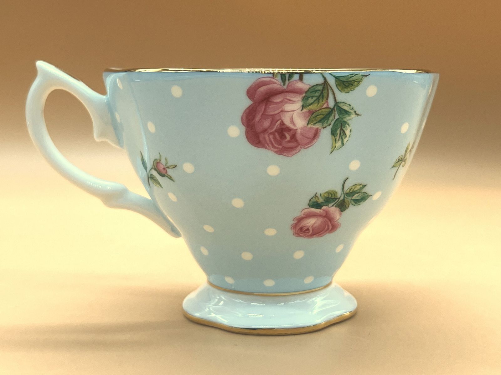 Woonaccessoires Royal Albert China Polka Blue Rose theekopje, schotel en gebaksbord. In doos. photo