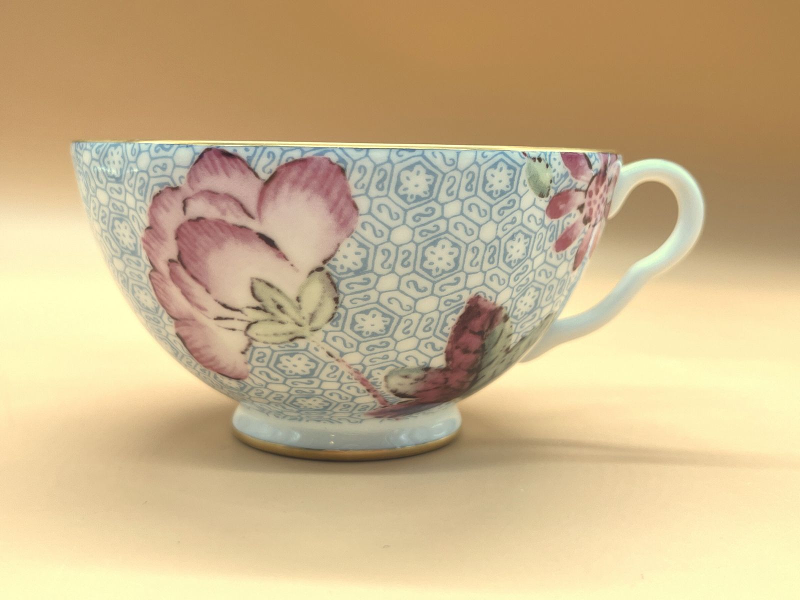 Wedgwood China Cuckoo Blue Design theekop op voet met schotel. photo 50.0