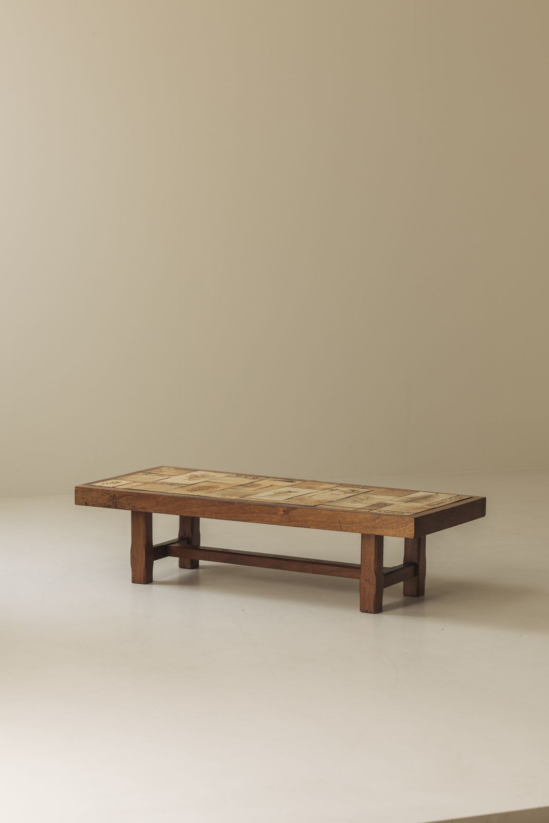 Salontafel van eiken en keramische zandsteen tegels door Roger Capron, Frankrijk 1965 photo vinterior