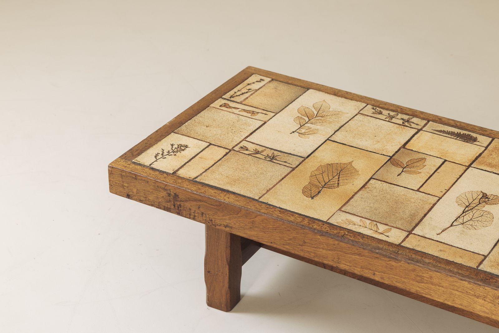Salontafel van eiken en keramische zandsteen tegels door Roger Capron, Frankrijk 1965 photo buy